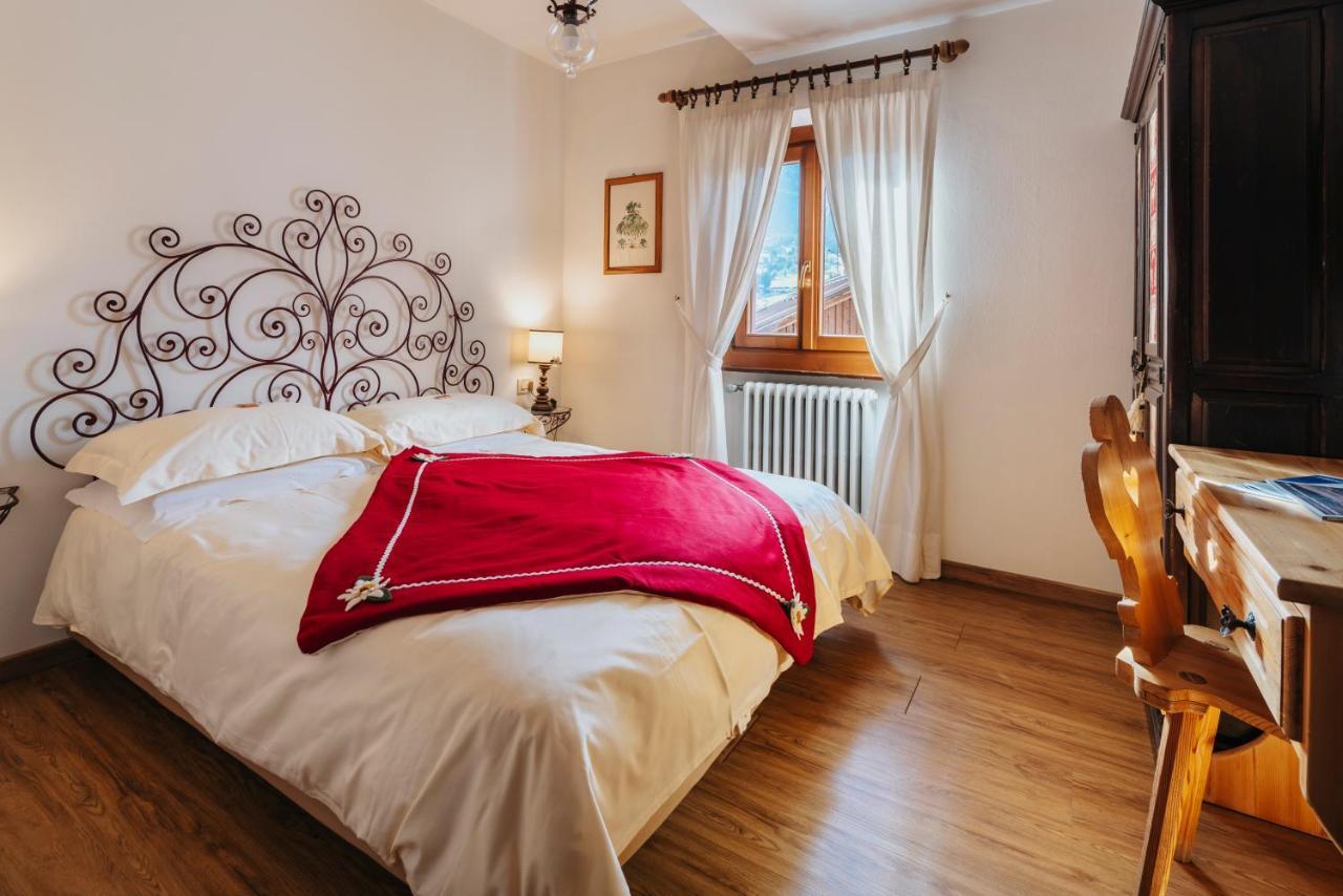 Hotel Panda Cortina- Ricarica Auto Elettriche Cortina dʼAmpezzo Eksteriør billede