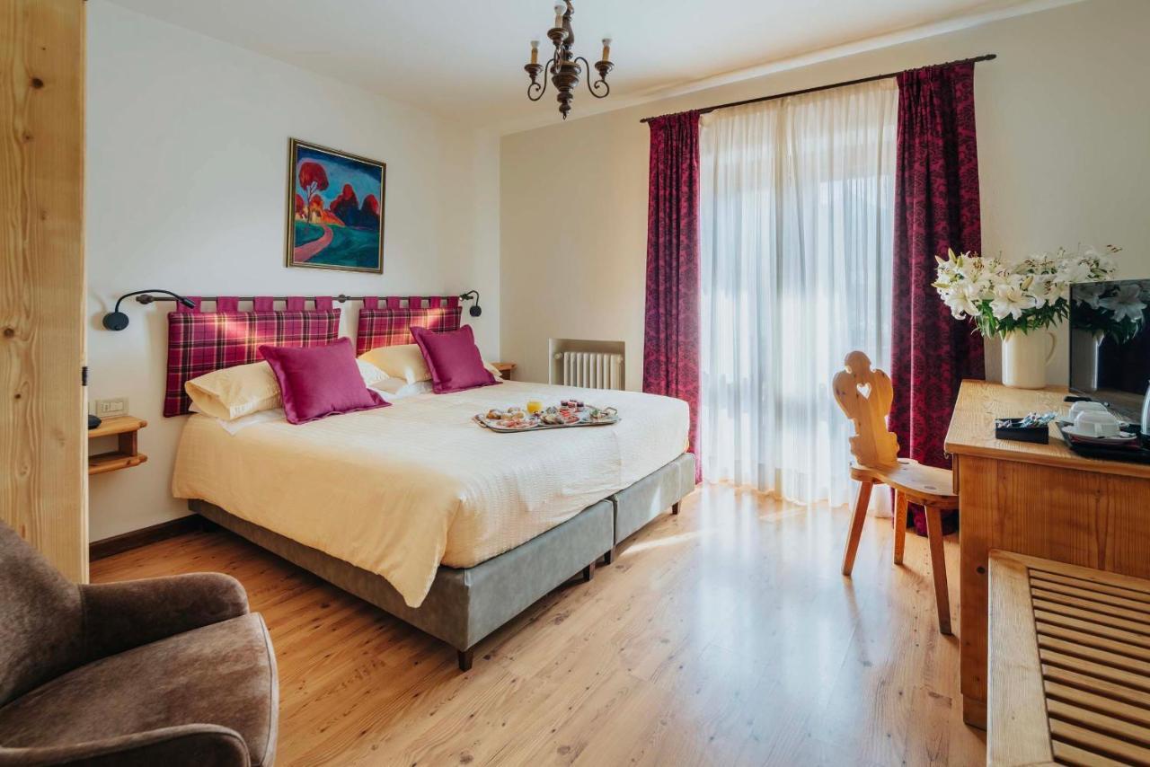 Hotel Panda Cortina- Ricarica Auto Elettriche Cortina dʼAmpezzo Eksteriør billede