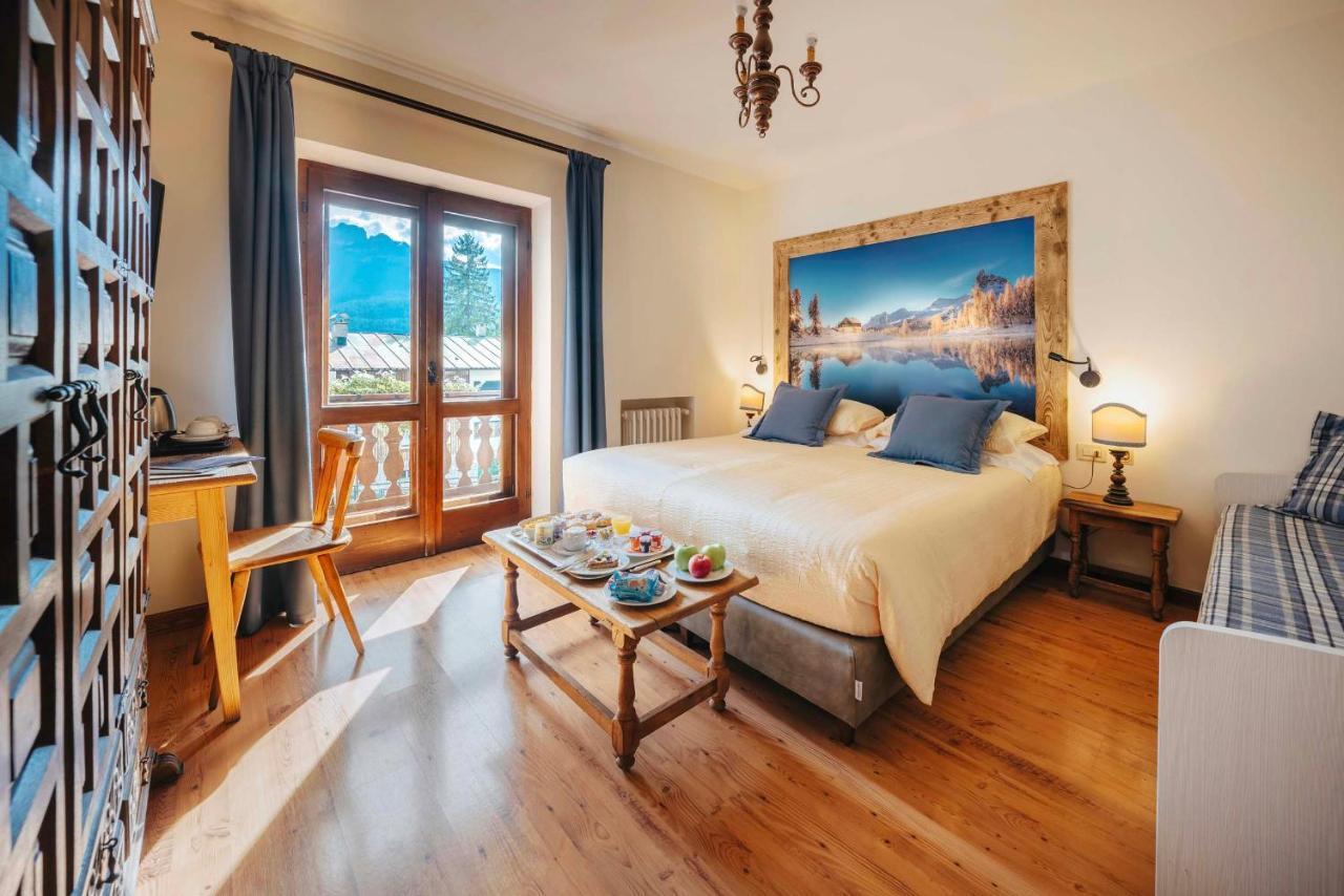 Hotel Panda Cortina- Ricarica Auto Elettriche Cortina dʼAmpezzo Eksteriør billede