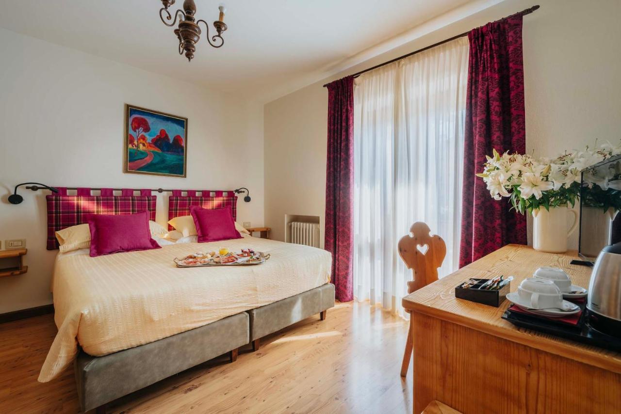 Hotel Panda Cortina- Ricarica Auto Elettriche Cortina dʼAmpezzo Eksteriør billede