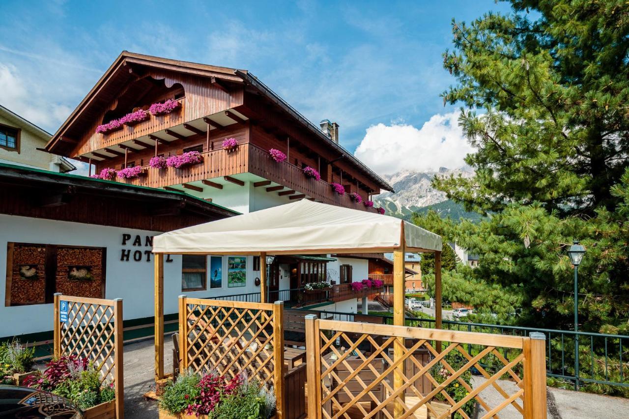 Hotel Panda Cortina- Ricarica Auto Elettriche Cortina dʼAmpezzo Eksteriør billede