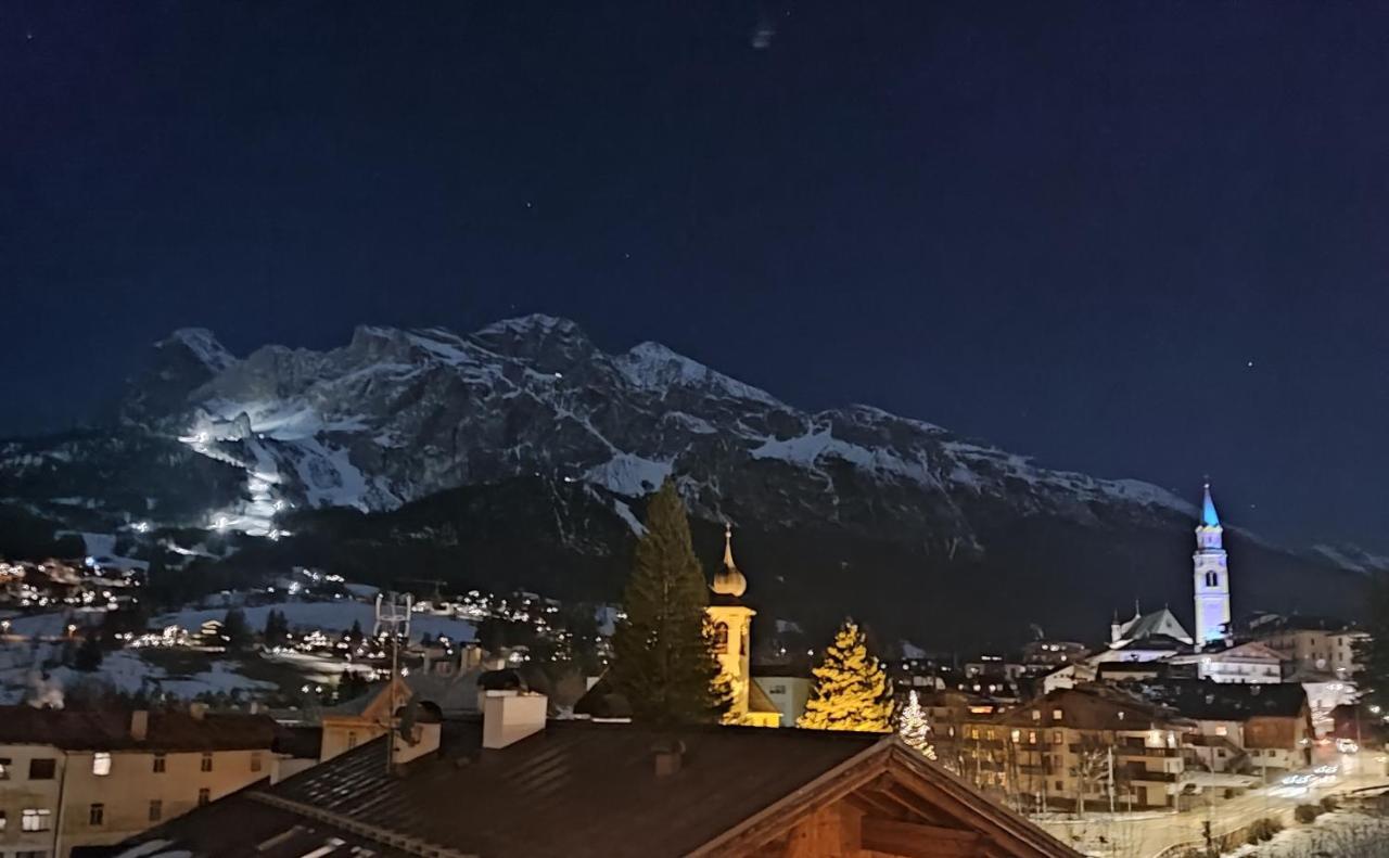 Hotel Panda Cortina- Ricarica Auto Elettriche Cortina dʼAmpezzo Eksteriør billede