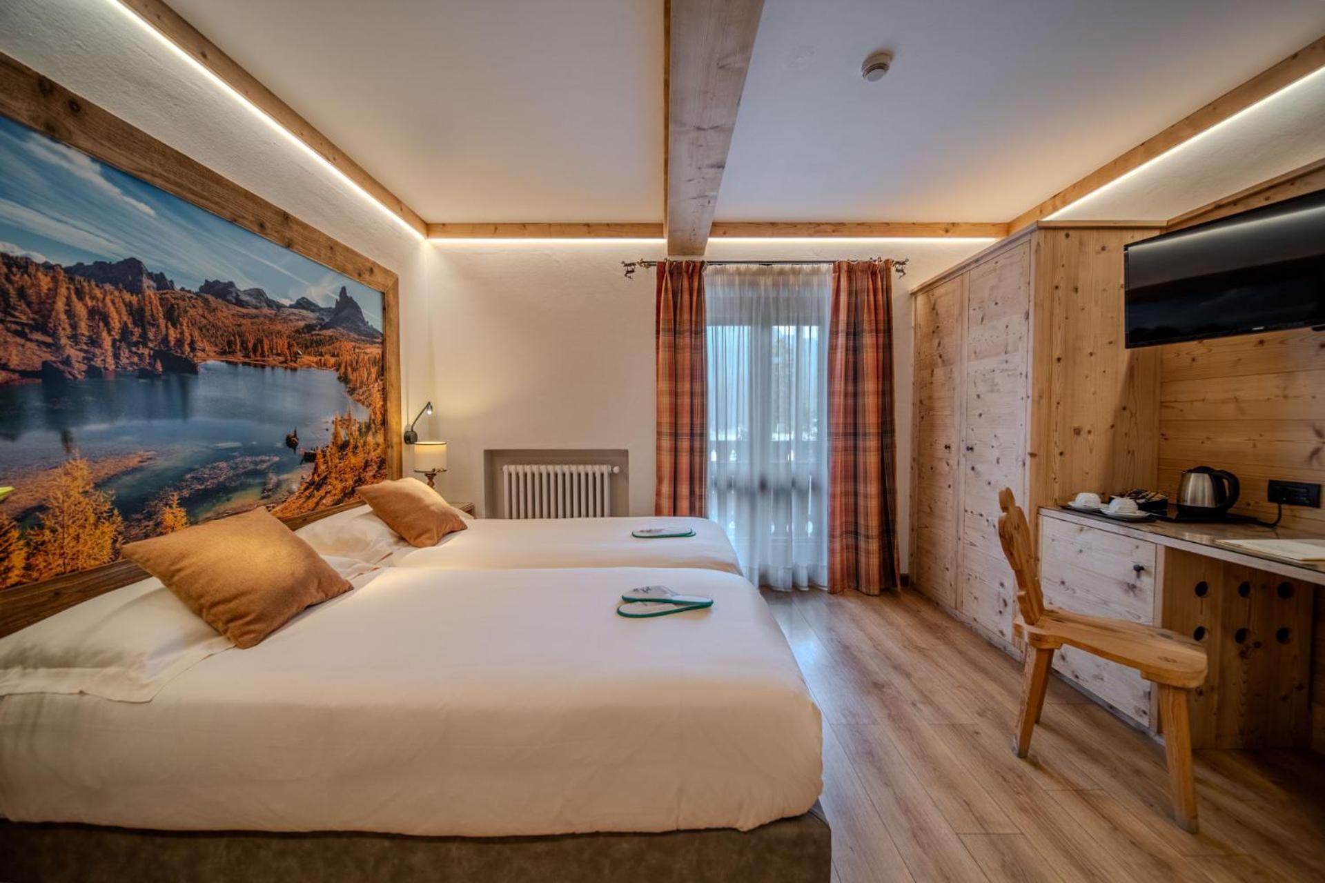 Hotel Panda Cortina- Ricarica Auto Elettriche Cortina dʼAmpezzo Eksteriør billede