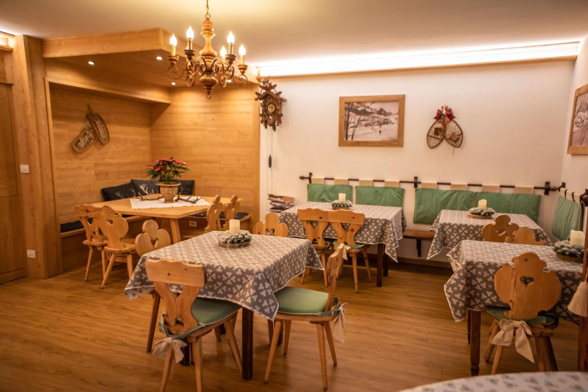 Hotel Panda Cortina- Ricarica Auto Elettriche Cortina dʼAmpezzo Eksteriør billede