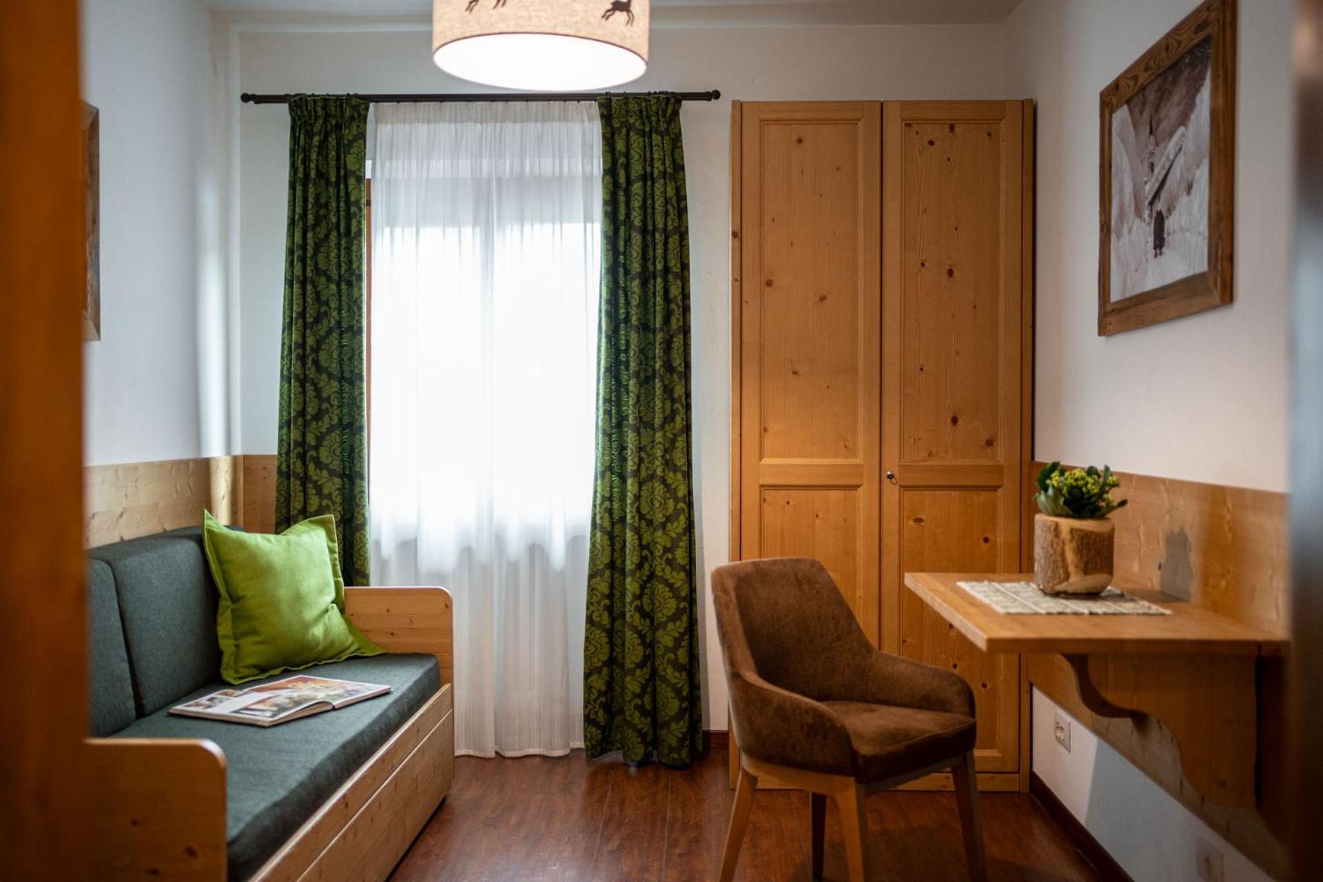 Hotel Panda Cortina- Ricarica Auto Elettriche Cortina dʼAmpezzo Eksteriør billede