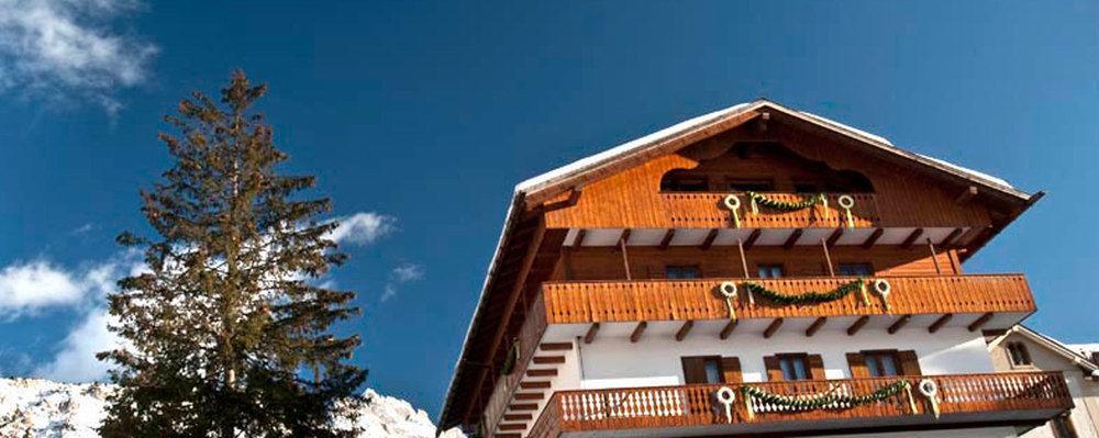 Hotel Panda Cortina- Ricarica Auto Elettriche Cortina dʼAmpezzo Eksteriør billede